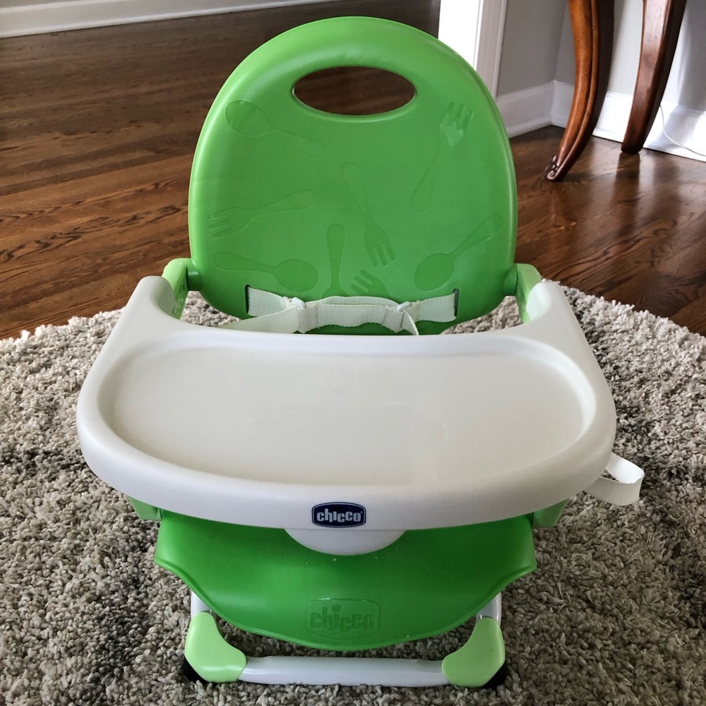 Chicco Green Portable Booster Seat with Removable Tray